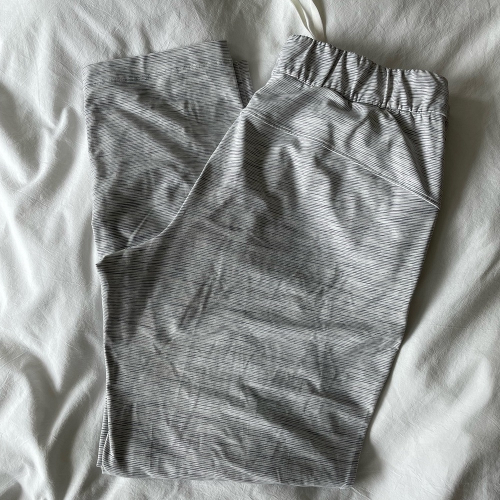 Lululemon Athletica Gray Sweatpants for Ultimate Comfort